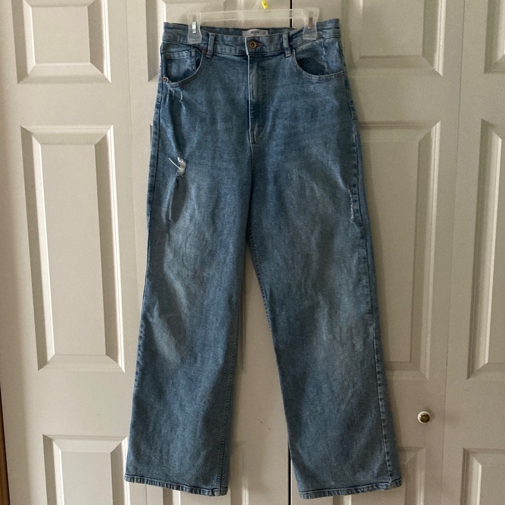 Ardene 90’s high rise size 13 light wash distressed jeans five pocket wide leg